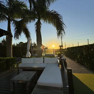 https://deliciosa-casa-frente-mar-na-pinheira-c-piscina.santa-catarina-brasil.com